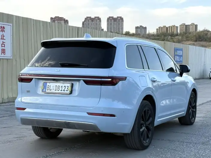 Li Auto ONE 2021 Model Extended Range 6 seat Edition – фото 6