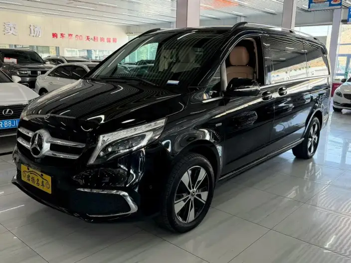 Mercedes-Benz V-Class 2022 Model V 260 Premium Edition – фото 1