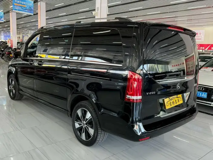 Mercedes-Benz V-Class 2022 Model V 260 Premium Edition – фото 4