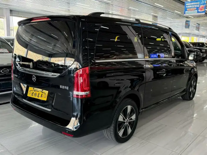Mercedes-Benz V-Class 2022 Model V 260 Premium Edition – фото 6