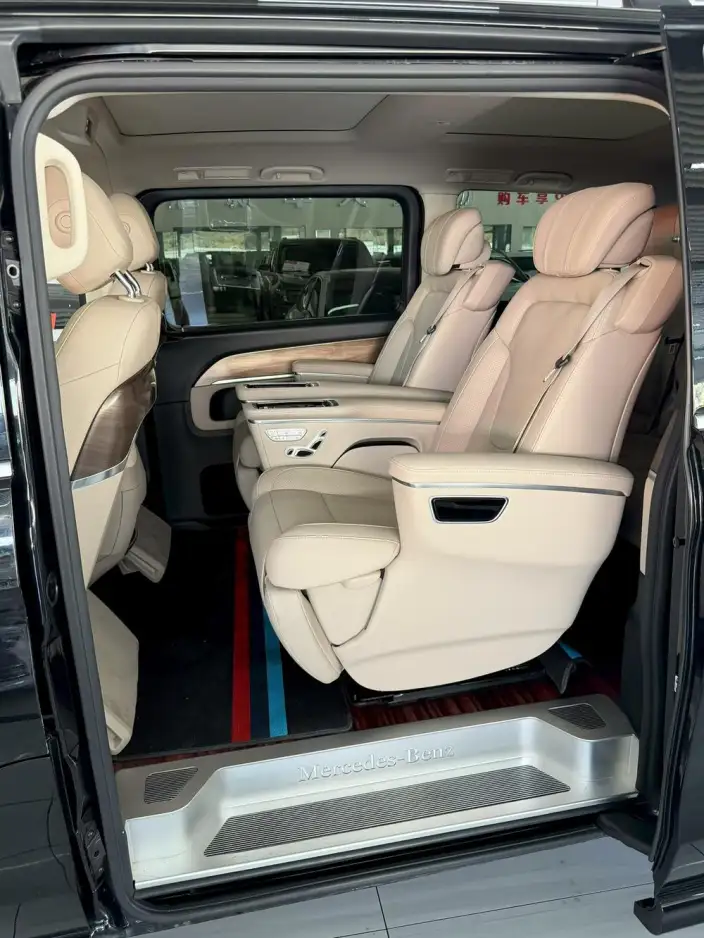 Mercedes-Benz V-Class 2022 Model V 260 Premium Edition – фото 7