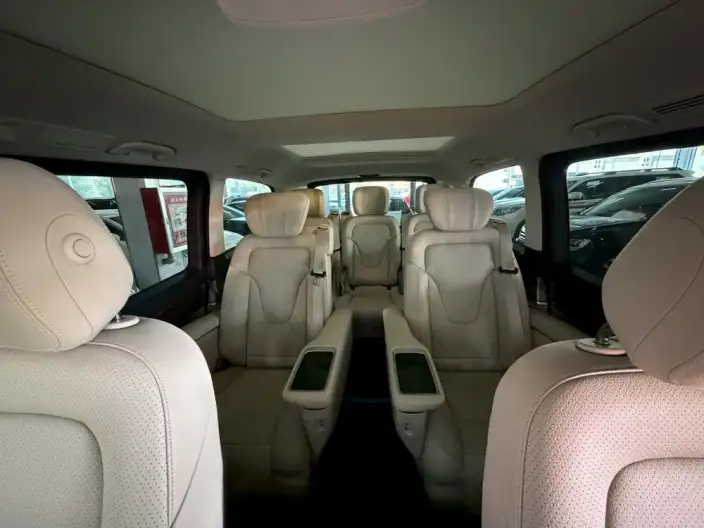 Mercedes-Benz V-Class 2022 Model V 260 Premium Edition – фото 9