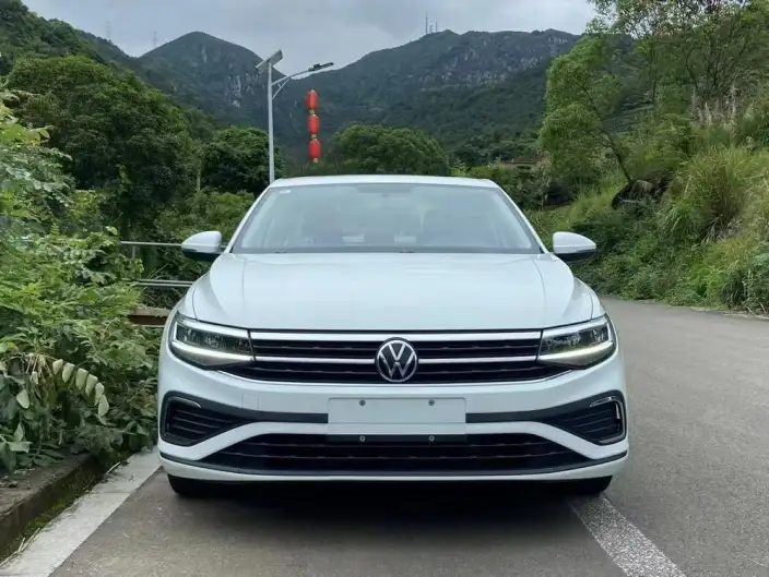 Volkswagen Bora 2023 Model 1.5L Automatic Smooth Ride Limited edition – фото 2