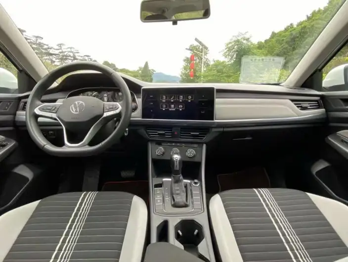 Volkswagen Bora 2023 Model 1.5L Automatic Smooth Ride Limited edition – фото 6