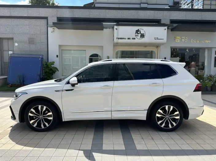 Volkswagen Tiguan L 2022 Model 330TSI Automatic 2WD R-Line Enjoy the version more – фото 4