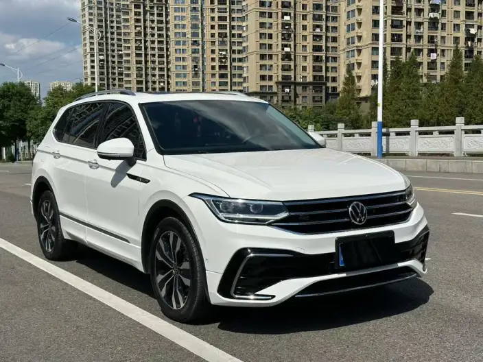 Volkswagen Tiguan L 2022 Model 330TSI Automatic 2WD R-Line Enjoy the version more – фото 3