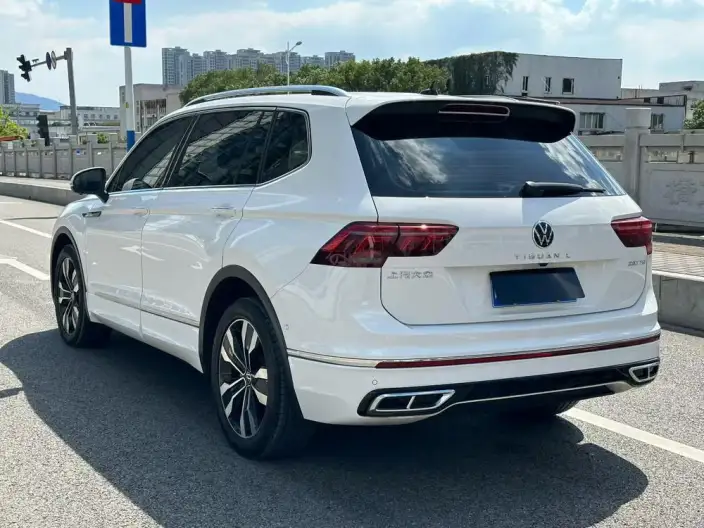 Volkswagen Tiguan L 2022 Model 330TSI Automatic 2WD R-Line Enjoy the version more – фото 4
