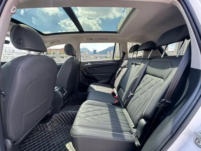 Volkswagen Tiguan L 2022 Model 330TSI Automatic 2WD R-Line Enjoy the version more – фото 9