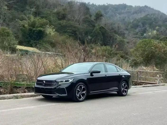 Volkswagen Passat 2023 Model 330TSI Starry sky Elite Edition – фото 1