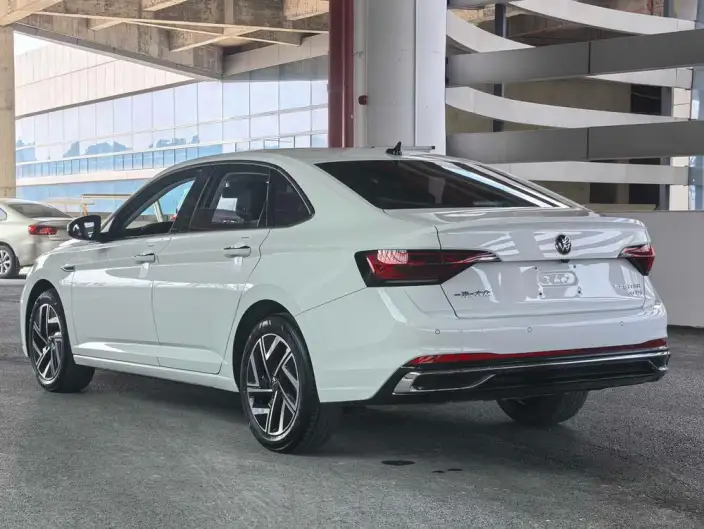 Volkswagen Sagitar 2025 Model 300TSI DSG Flying Version – фото 4