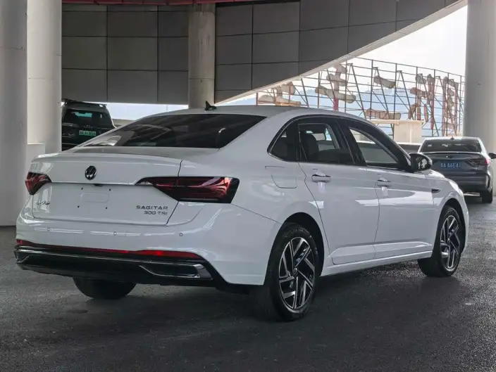 Volkswagen Sagitar 2025 Model 300TSI DSG Flying Version – фото 6