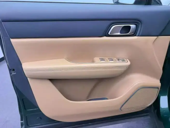 Li Auto ONE 2021 Model Extended Range 6 seat Edition – фото 7