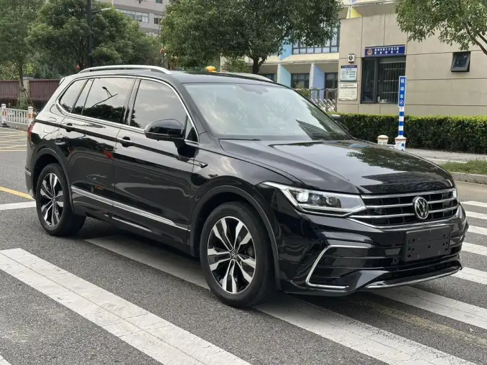 Volkswagen Tiguan L 2022 Model 330TSI Automatic 2WD R-Line Enjoy the version more – фото 3