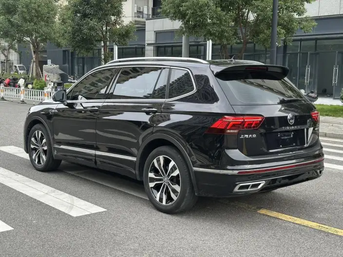 Volkswagen Tiguan L 2022 Model 330TSI Automatic 2WD R-Line Enjoy the version more – фото 5