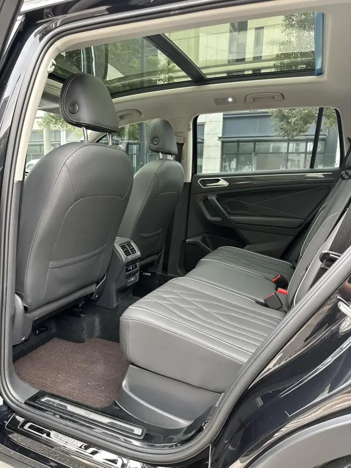 Volkswagen Tiguan L 2022 Model 330TSI Automatic 2WD R-Line Enjoy the version more – фото 10