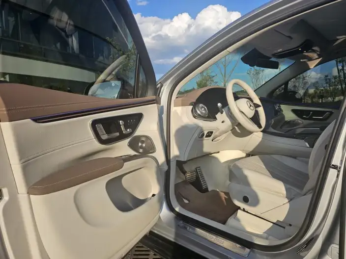 Mercedes-Benz EQS SUV 2023 Model EQS 450 4MATIC Pioneer Edition – фото 10