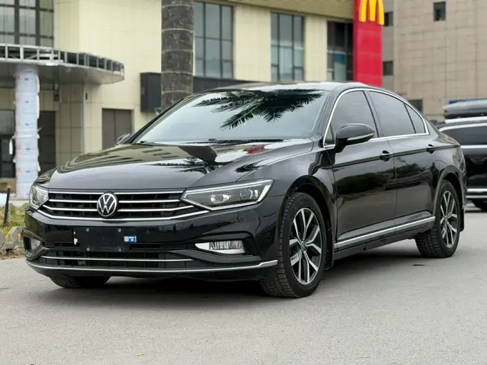 Volkswagen Magotan 2021 Model 330TSI DSG 30th Anniversary Memorial Edition – фото 1