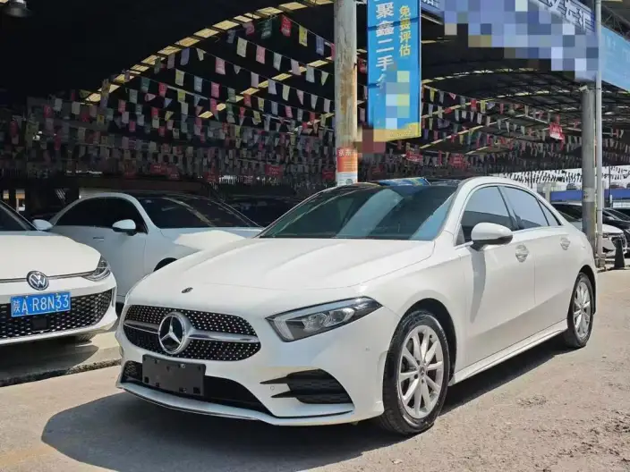 Mercedes-Benz A-class 2022 Model Facelift A 200 L Sports sedan Fashion Edition – фото 1
