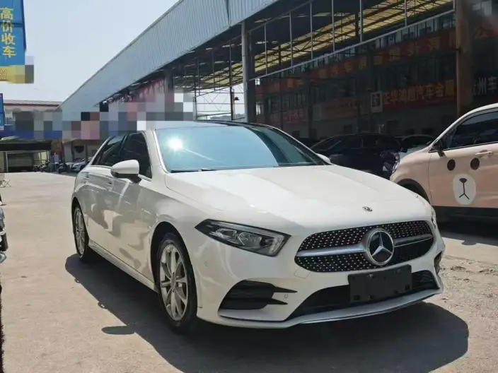 Mercedes-Benz A-class 2022 Model Facelift A 200 L Sports sedan Fashion Edition – фото 3