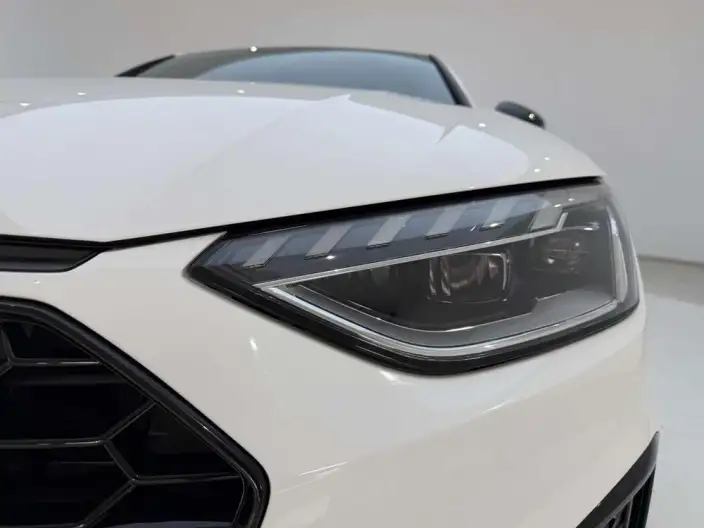 Audi A4 L 2023 Model 40 TFSI Luxury Dynamic Model – фото 10