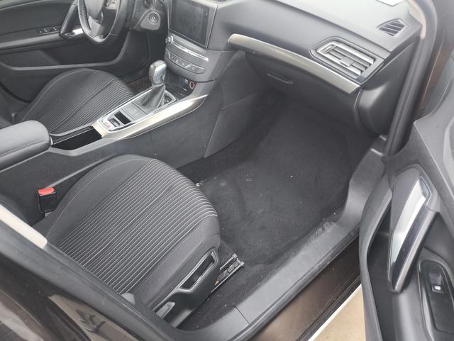 Peugeot 408 2014 1.8L Automatic Luxury – фото 11