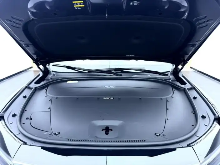 Li Auto ONE 2021 Model Extended Range 6 seat Edition – фото 7