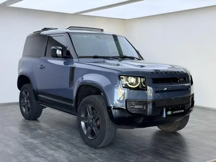 Land Rover Defender 2022 Model 90 P300 X-Dynamic HSE – фото 3