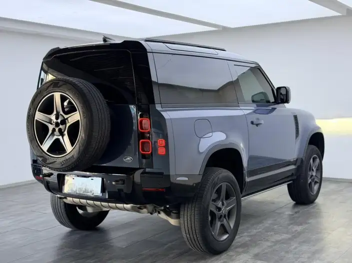 Land Rover Defender 2022 Model 90 P300 X-Dynamic HSE – фото 6