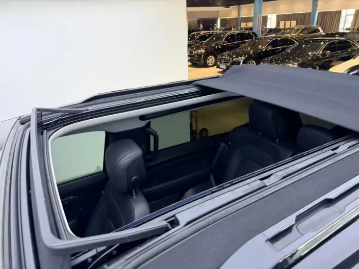 Land Rover Defender 2022 Model 90 P300 X-Dynamic HSE – фото 10