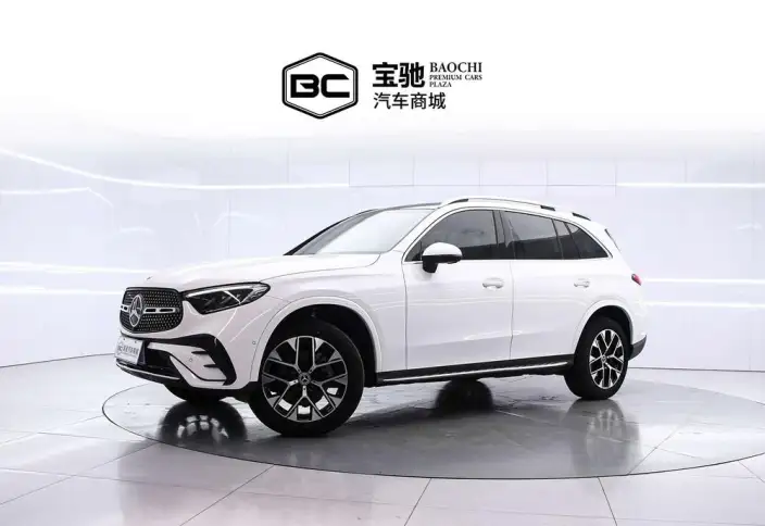 Mercedes-Benz GLC 2023 Model GLC 260 L 4MATIC Luxury Model 7 seat – фото 1