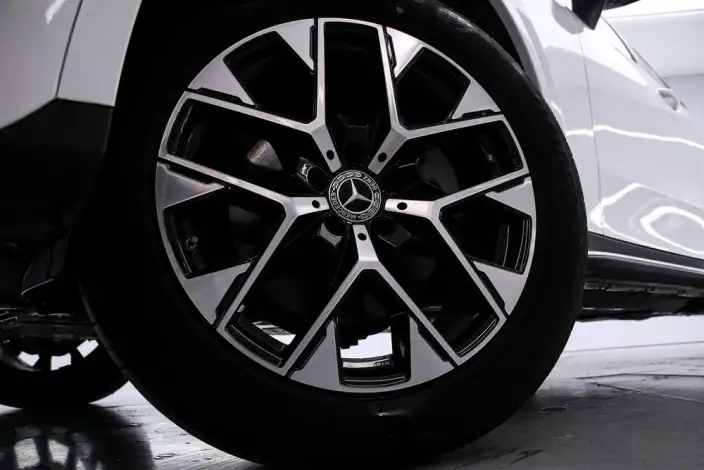 Mercedes-Benz GLC 2023 Model GLC 260 L 4MATIC Luxury Model 7 seat – фото 7