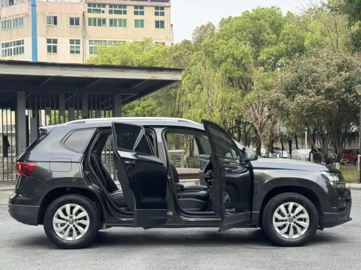 Volkswagen Tharu 2022 Model 280TSI 2WD Fashion edition – фото 7