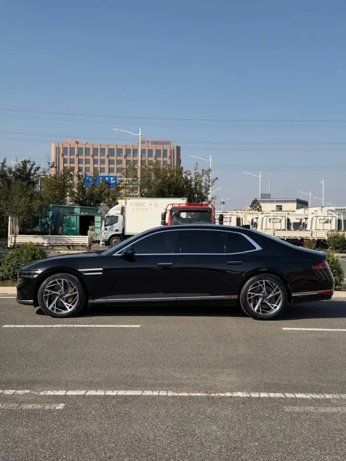 Genesis G90 2023 Model 3.5T 4WD Ultimate Edition