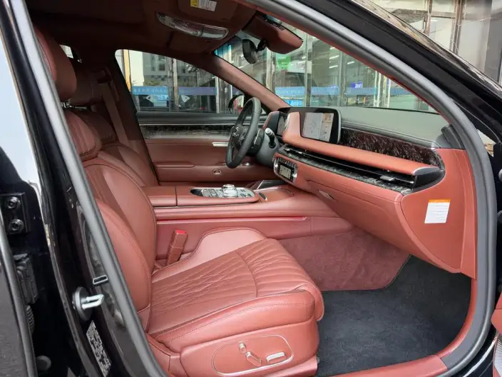 Genesis G90 2023 Model 3.5T 4WD Ultimate Edition – фото 8