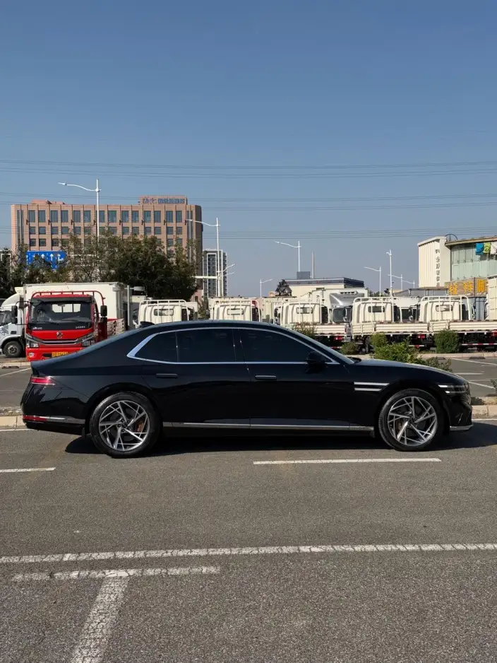 Genesis G90 2023 Model 3.5T 4WD Ultimate Edition – фото 9