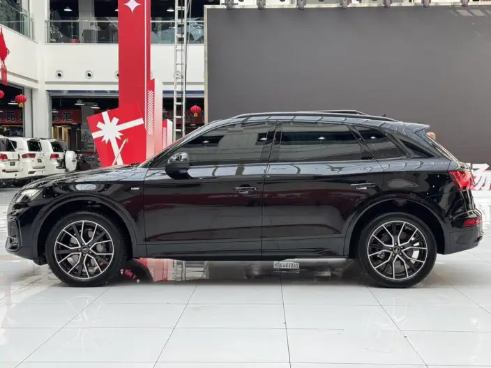 Audi Q5L 2026 Model quattro 45th Anniversary Collector Edition Edition 40TFSI Luxury Dynamic Model – фото 4