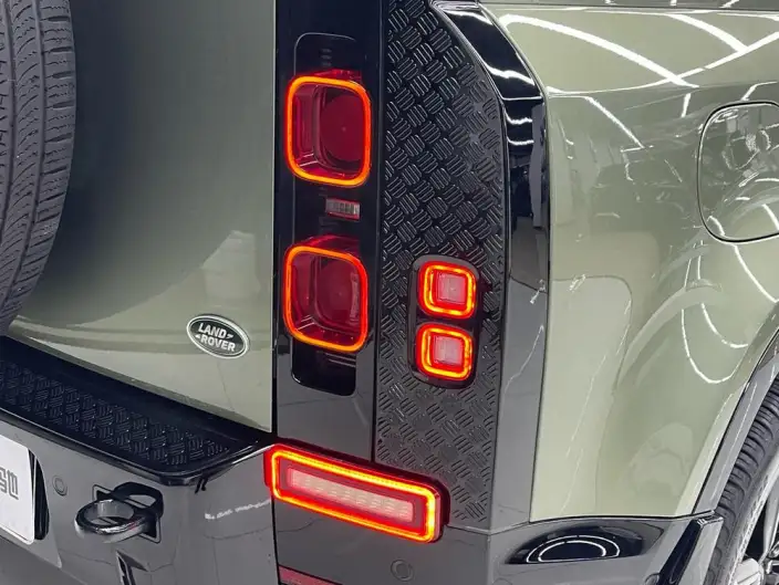 Land Rover Defender 2022 Model 110 P400 X-Dynamic HSE – фото 7
