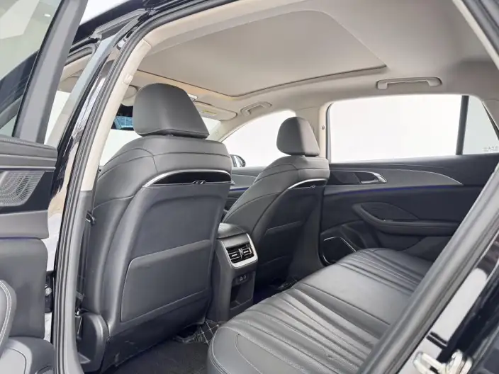 Hongqi H5 2024 Model 2.0T Automatic Flag Enjoy Edition – фото 10