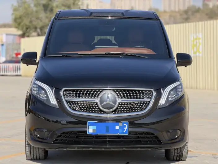 Viano 2023 Model 2.0T Elite Edition 7 seat – фото 2