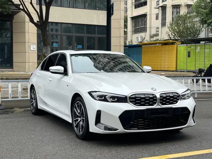 BMW 3 Series 2023 Model 325Li M Sports Set – фото 3