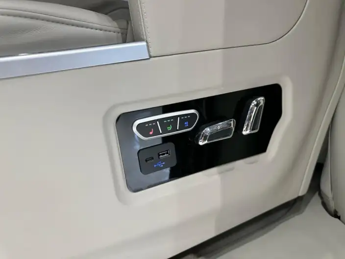 Buick GL8 2021 Model Business class 652T Comfort Model – фото 8