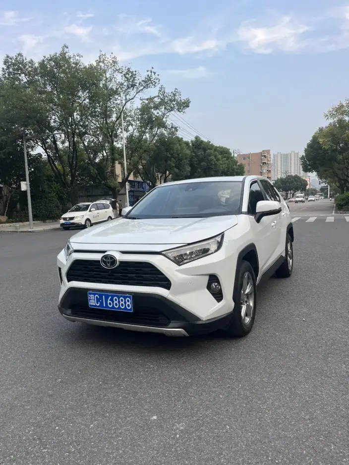 Toyota RAV4 2022 Model 2.0L CVT 2WD Fashion PLUS Edition – фото 1