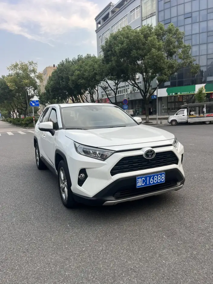 Toyota RAV4 2022 Model 2.0L CVT 2WD Fashion PLUS Edition – фото 3