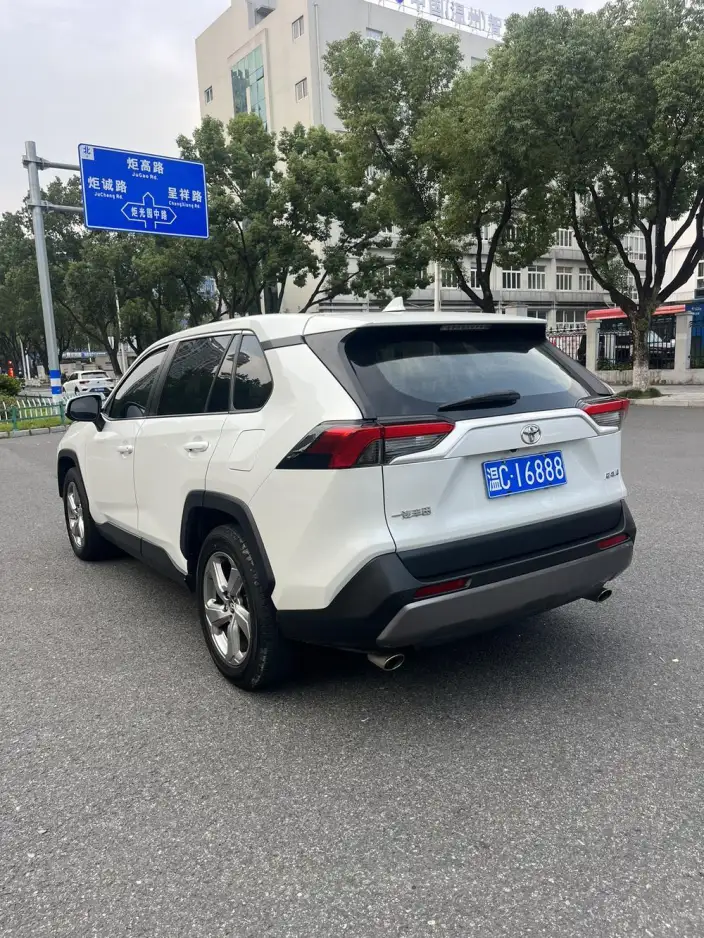 Toyota RAV4 2022 Model 2.0L CVT 2WD Fashion PLUS Edition – фото 4
