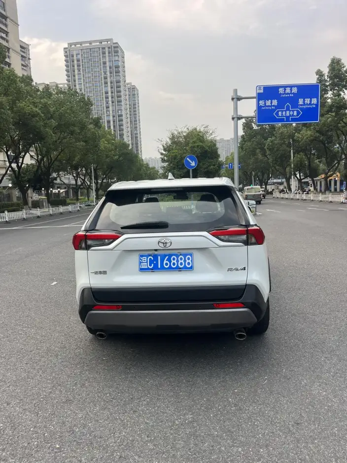 Toyota RAV4 2022 Model 2.0L CVT 2WD Fashion PLUS Edition – фото 5