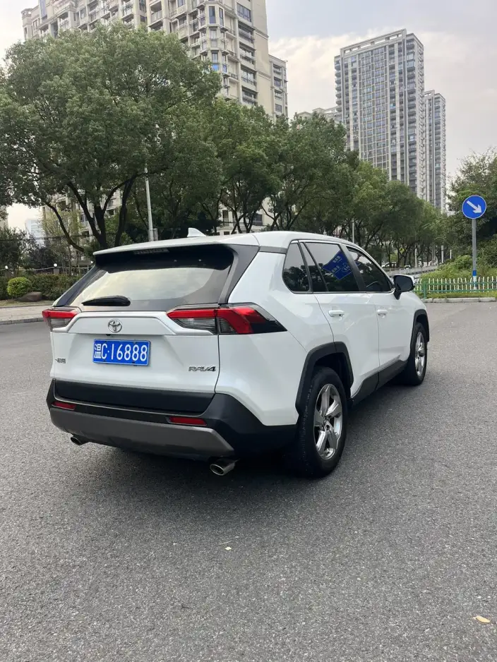 Toyota RAV4 2022 Model 2.0L CVT 2WD Fashion PLUS Edition – фото 6