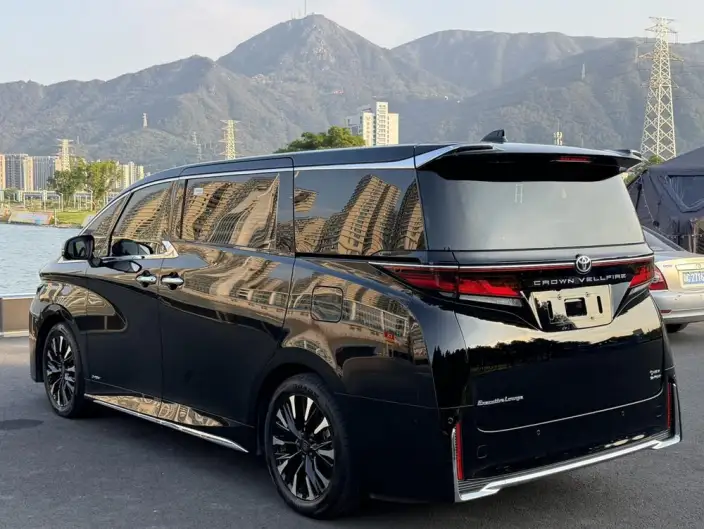 Vellfire 2023 Model Toyota Crown 2.5L Intelligent Hybrid 4WD Supreme Executive Edition – фото 4