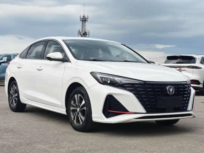 Changan Eado 2023 Model PLUS Changxiang Edition Blue whale NE 1.4T GDI DCT Noble Model – фото 3