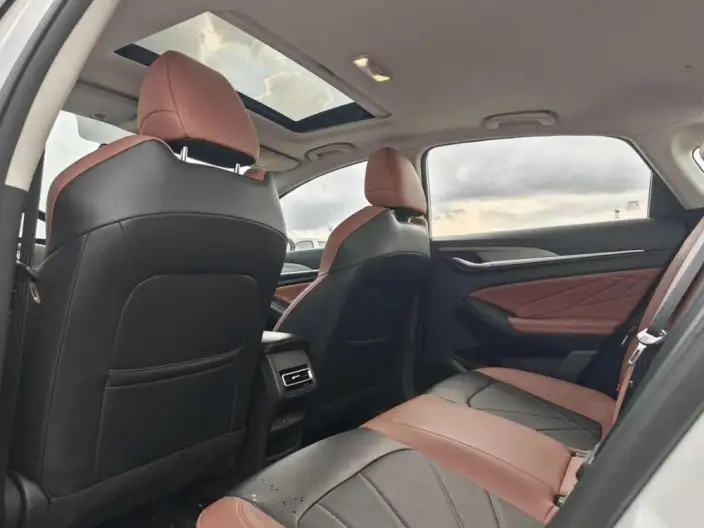Changan Eado 2023 Model PLUS Changxiang Edition Blue whale NE 1.4T GDI DCT Noble Model – фото 10