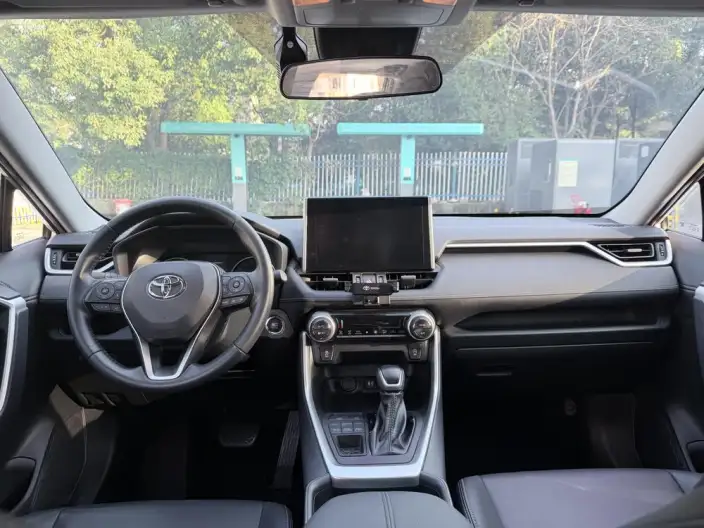 Toyota Wildlander 2023 Model 2.0L 4WD Luxury PLUS Edition – фото 8